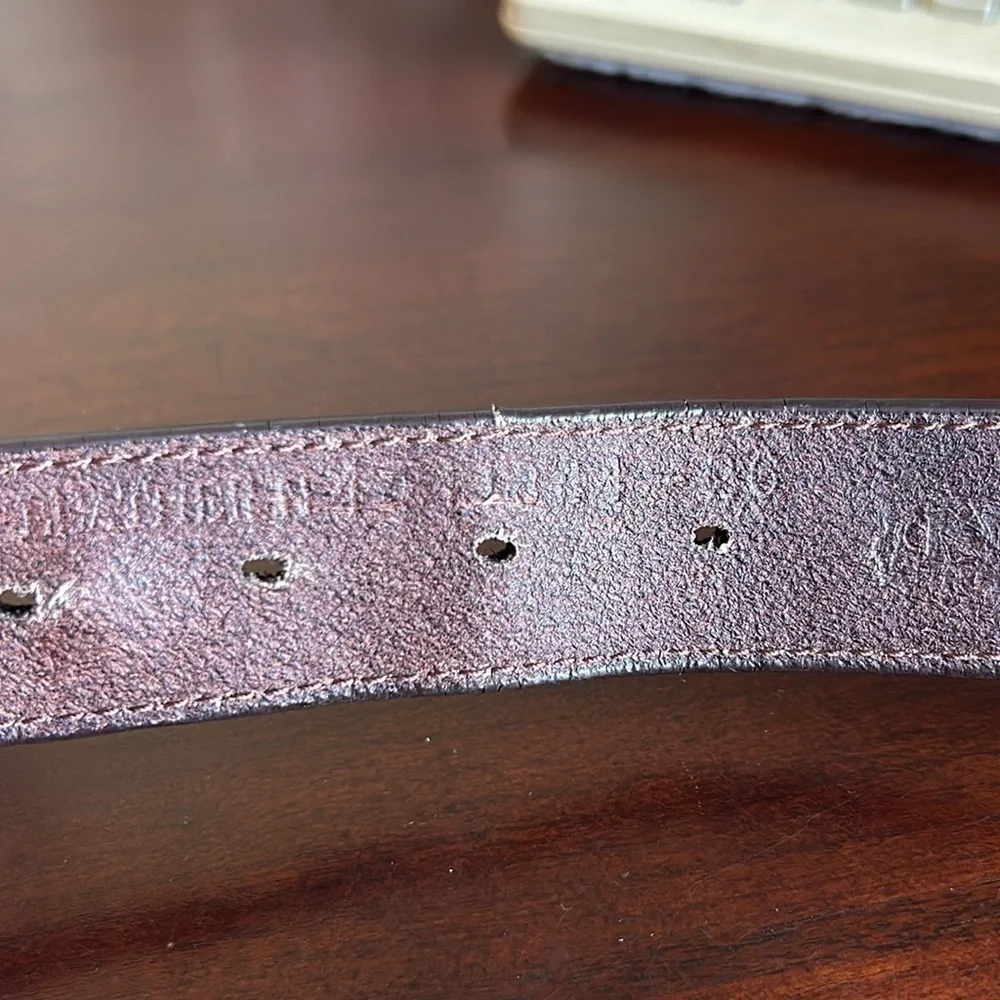 Nacona Texas long horn on buckle with  barb wire stitching youth unisex sz 26”